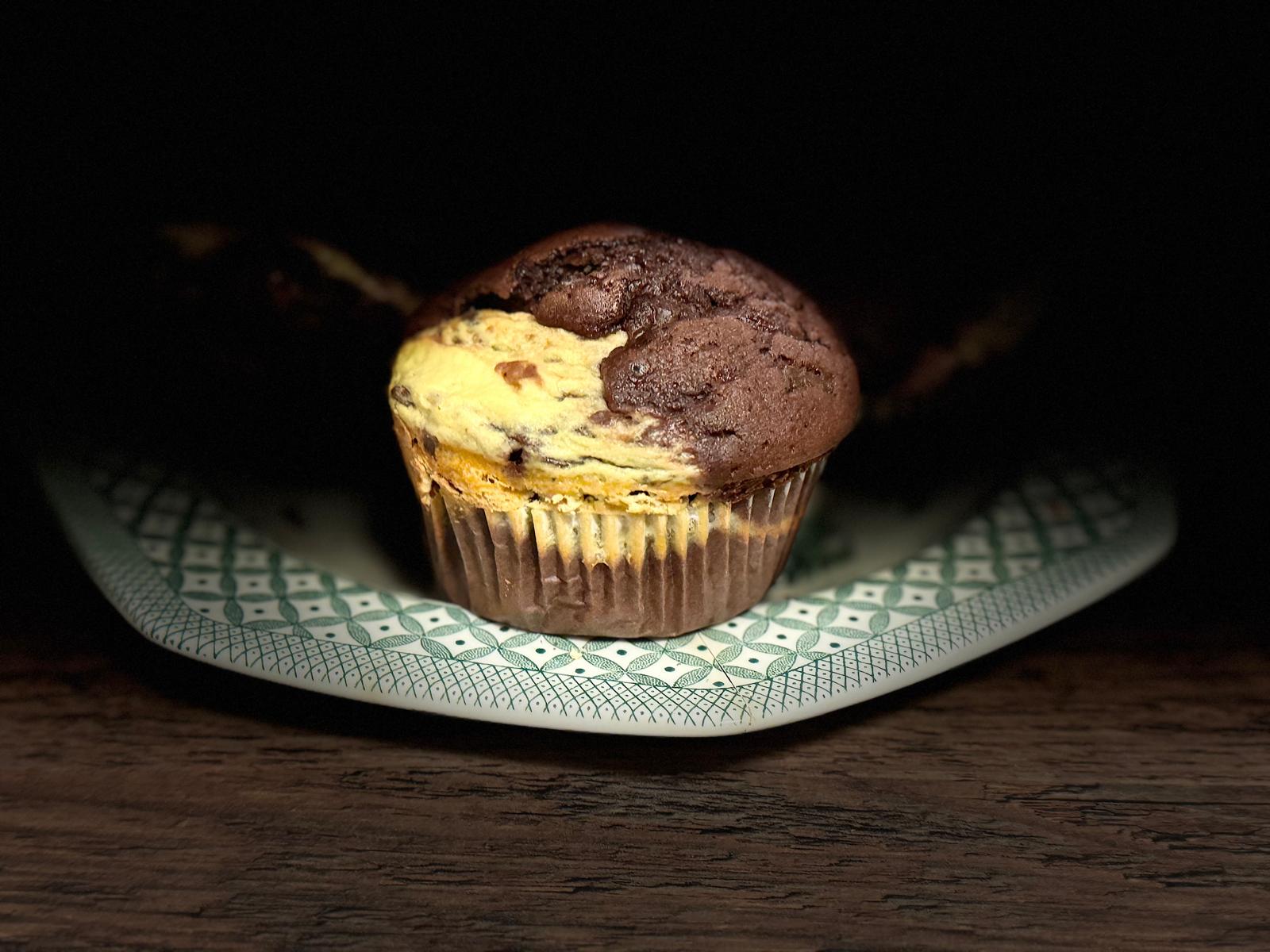Muffins cu ciolocată și umplutură de brânză
